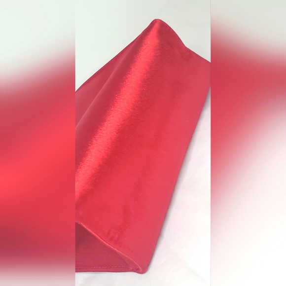 NWOT Yves Saint Laurent- parfume red satin cosmetic pouch-makeup,perfume,jewelry - Picture 6 of 8